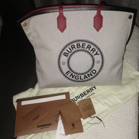 Burberry Large Logo Graphic Cotton Canvas Society Tote (Black) - Picture 3 of 10